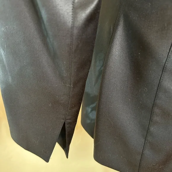 Thierry Mugler black blazer w/shoulder pads and covered buttons Size 38 (US 6)